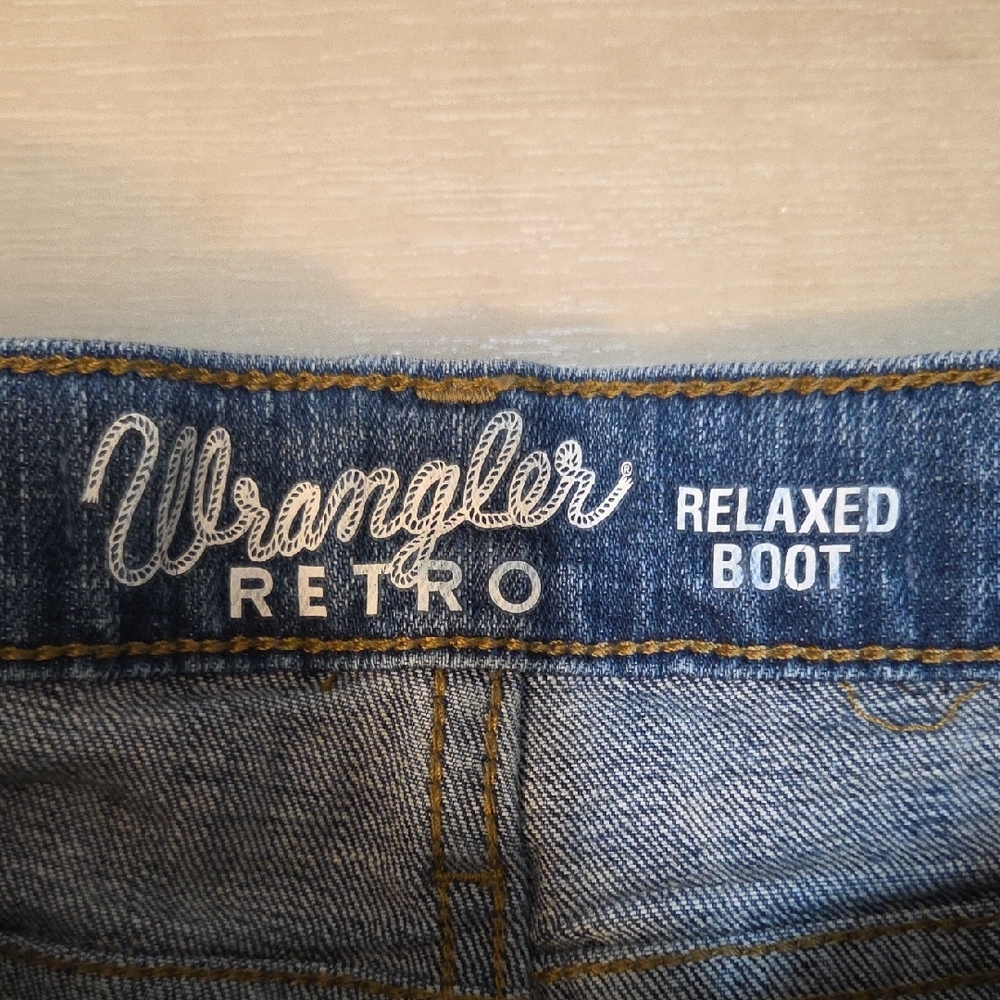BOYS Wrangler Relaxed Fit SZ 8 - Picture 2 of 5